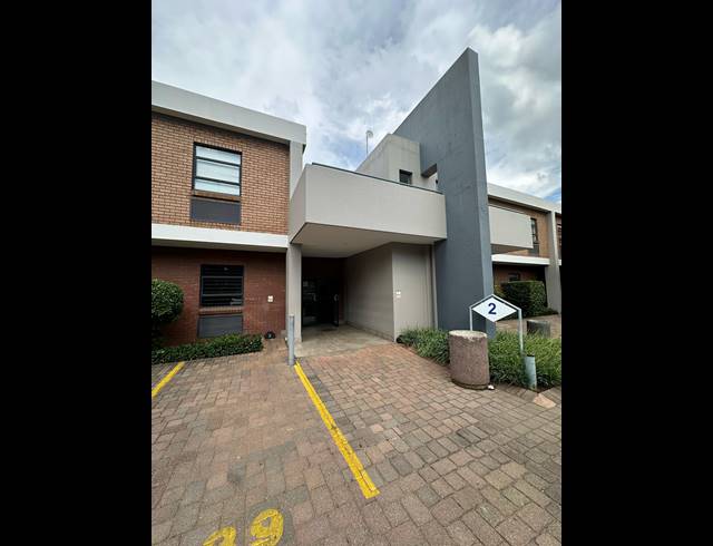283M² OFFICE TO LET IN BARTLETT